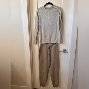 Figs Scrubs Set - Latte size small petite joggers and underscrub long sleeve